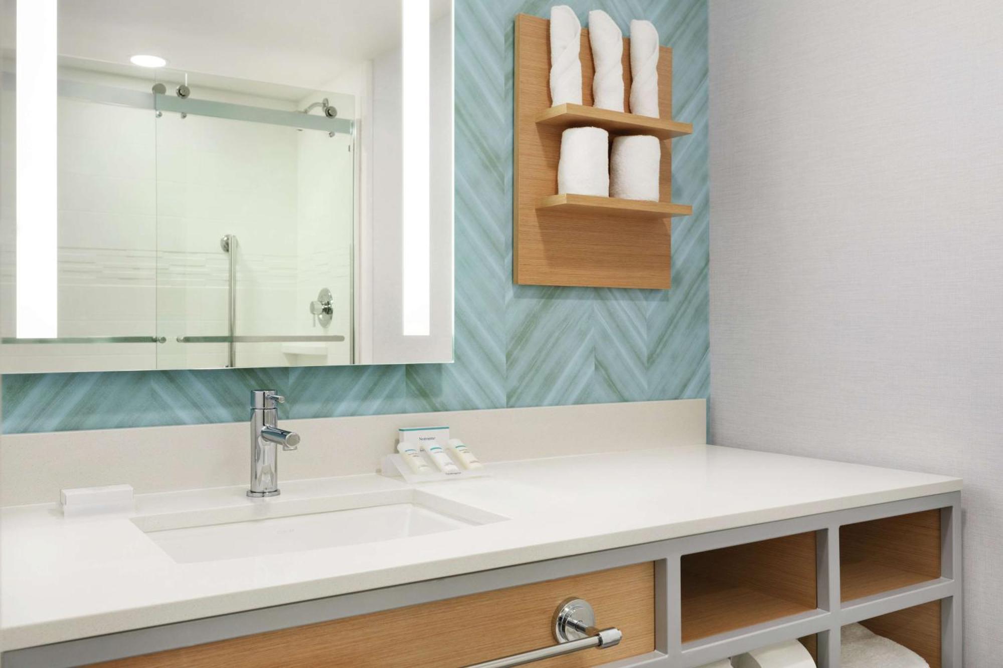 Hilton Garden Inn ברידג'ווטר מראה חיצוני תמונה