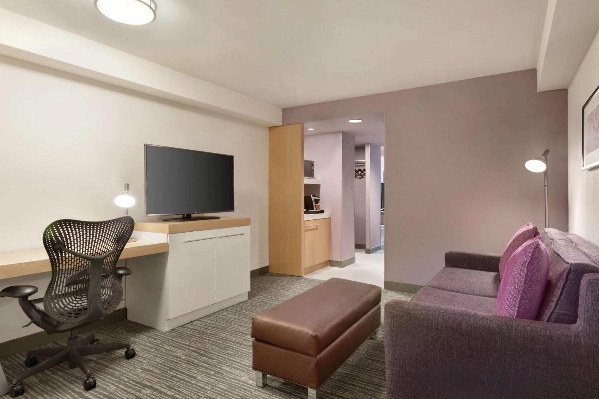 Hilton Garden Inn ברידג'ווטר מראה חיצוני תמונה