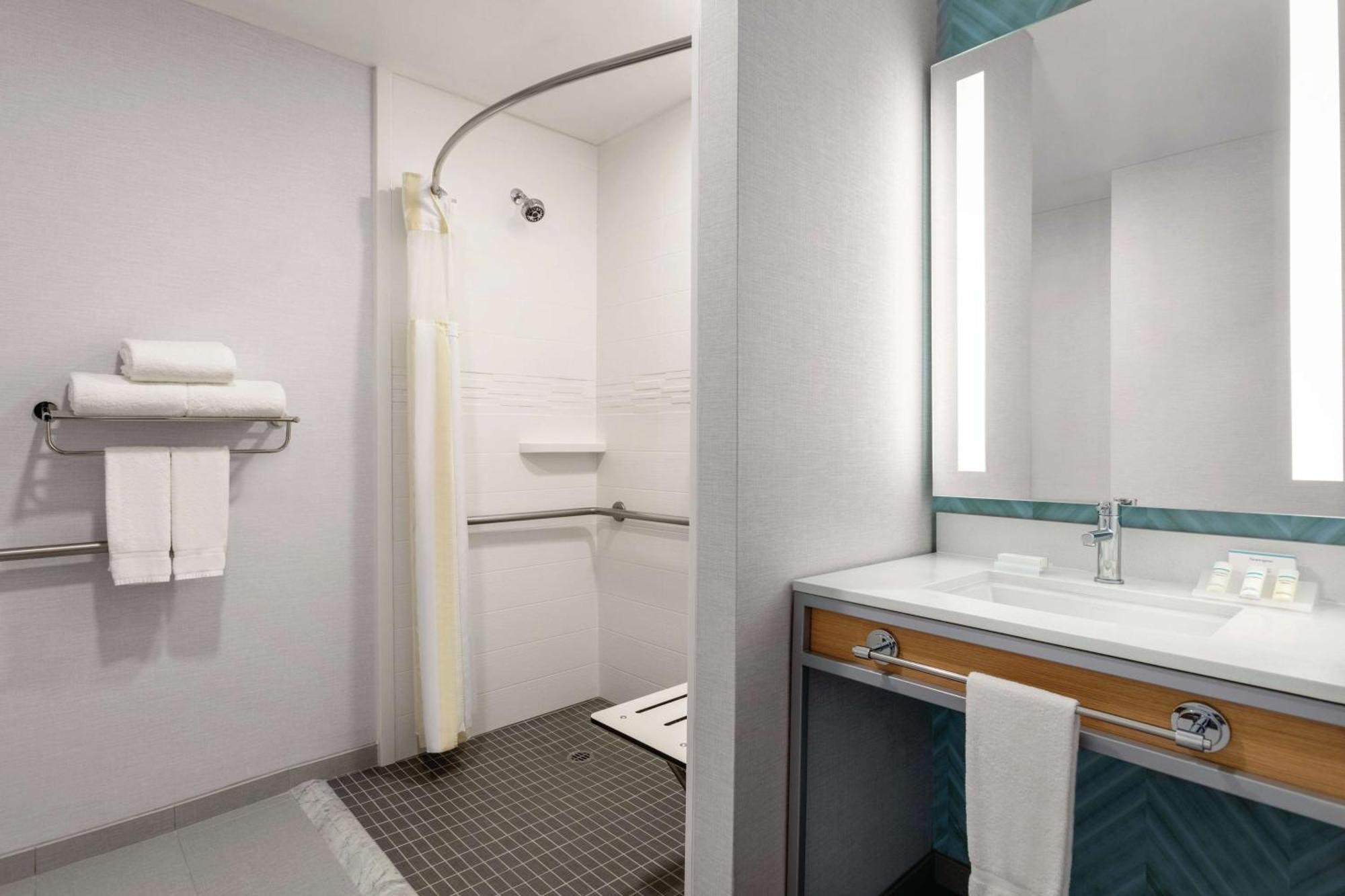 Hilton Garden Inn ברידג'ווטר מראה חיצוני תמונה