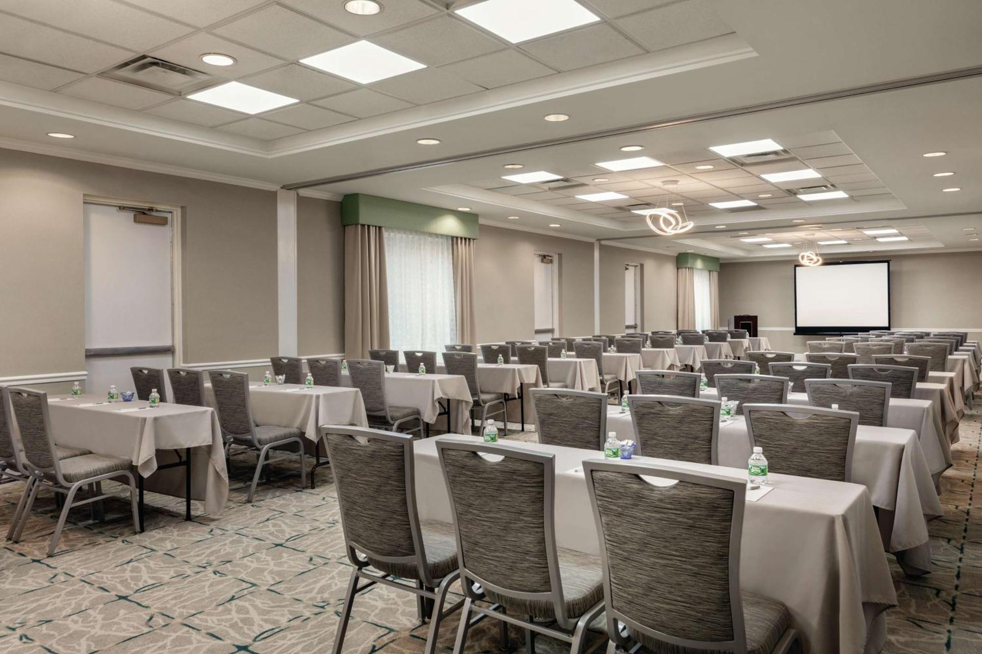 Hilton Garden Inn ברידג'ווטר מראה חיצוני תמונה