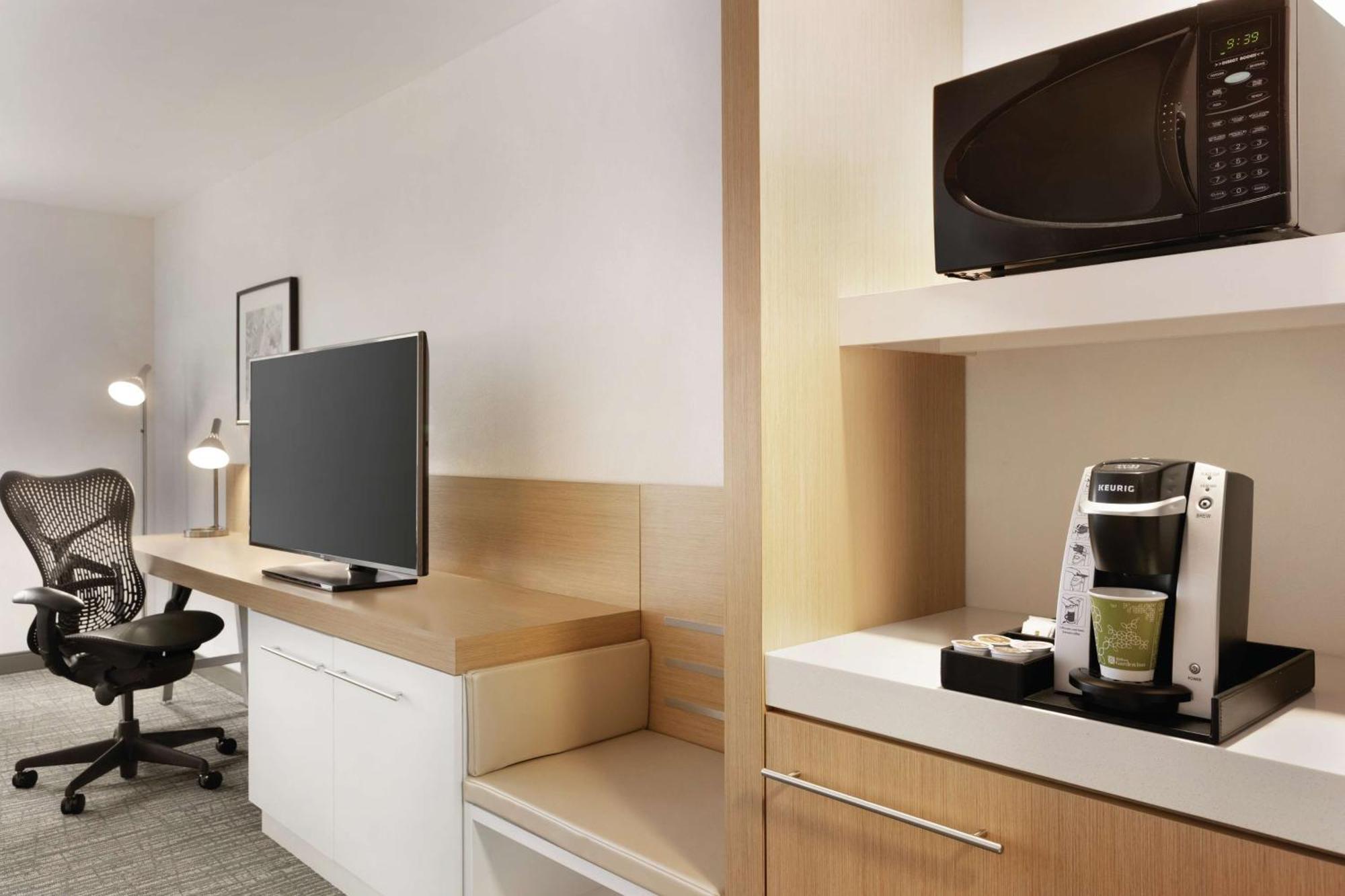 Hilton Garden Inn ברידג'ווטר מראה חיצוני תמונה