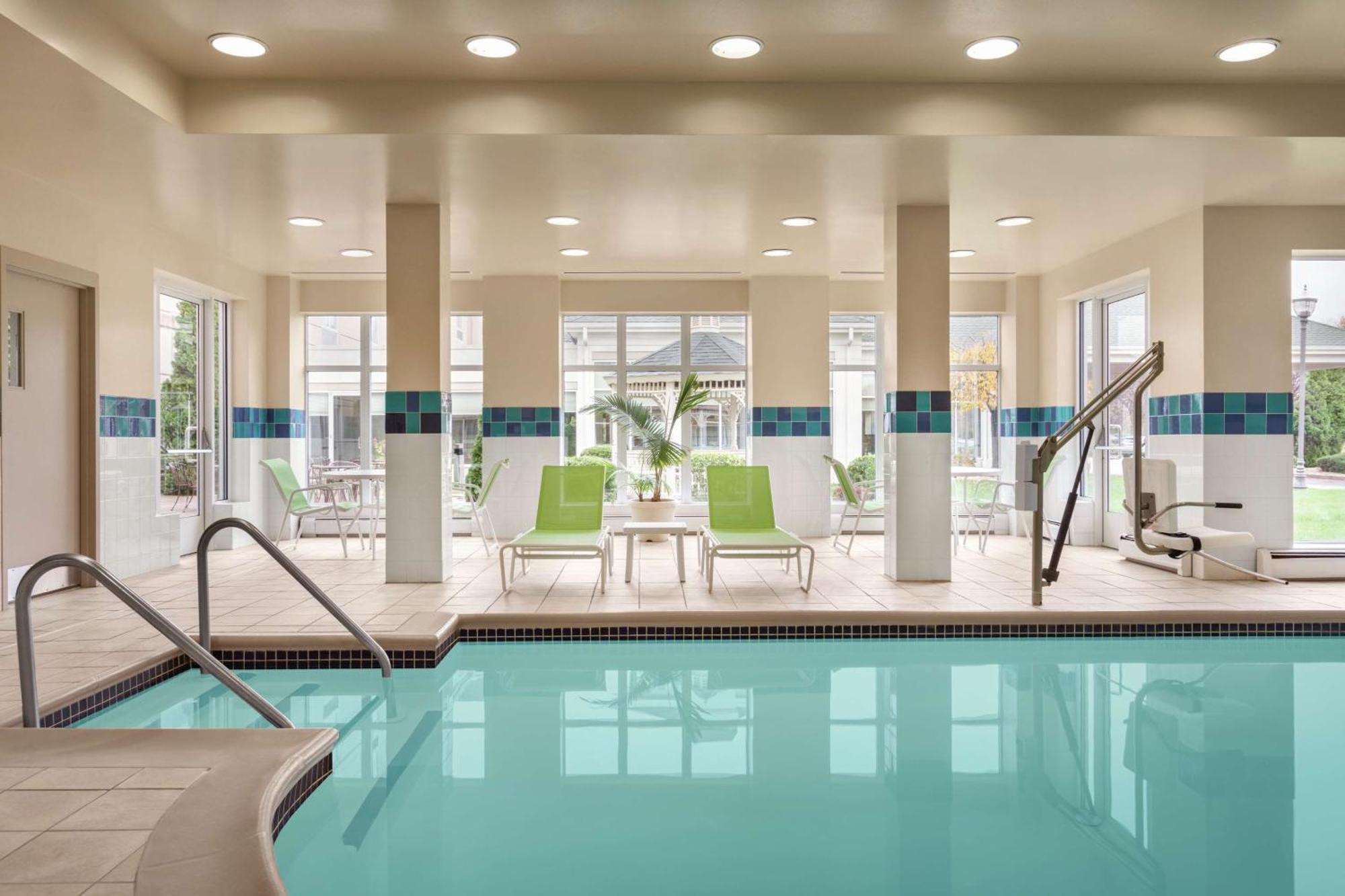 Hilton Garden Inn ברידג'ווטר מראה חיצוני תמונה