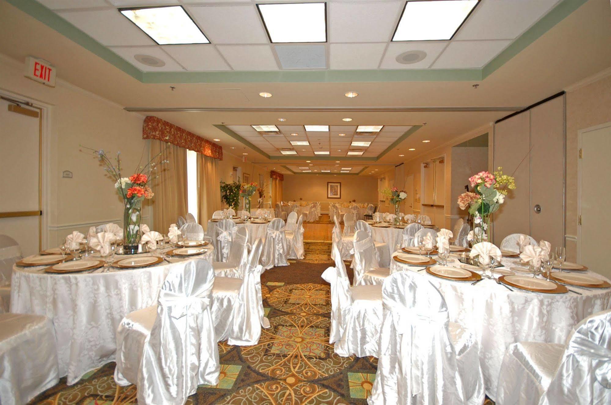 Hilton Garden Inn ברידג'ווטר מראה חיצוני תמונה